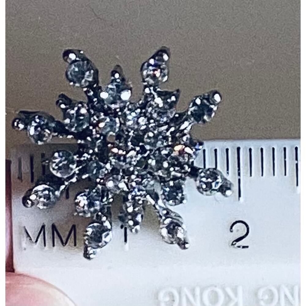 Snowflake Rhinestone Stud Earrings - Picture 6 of 7